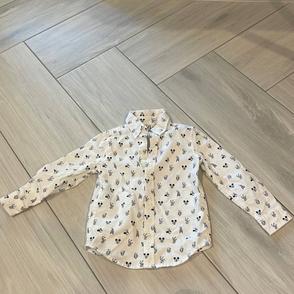 Janie and Jack Disney print button down, size 3T